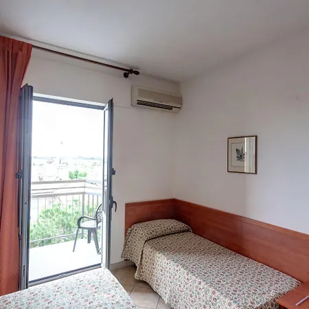 Frank 3* Τζεσόλο Λίντο