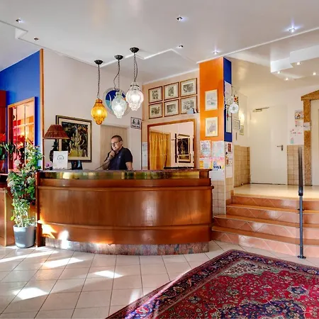 Frank Hotel