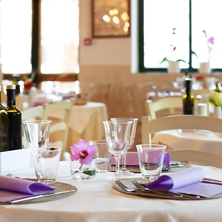 Frank Ξενοδοχείο