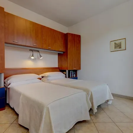 Frank 3* 리도 디 예솔로